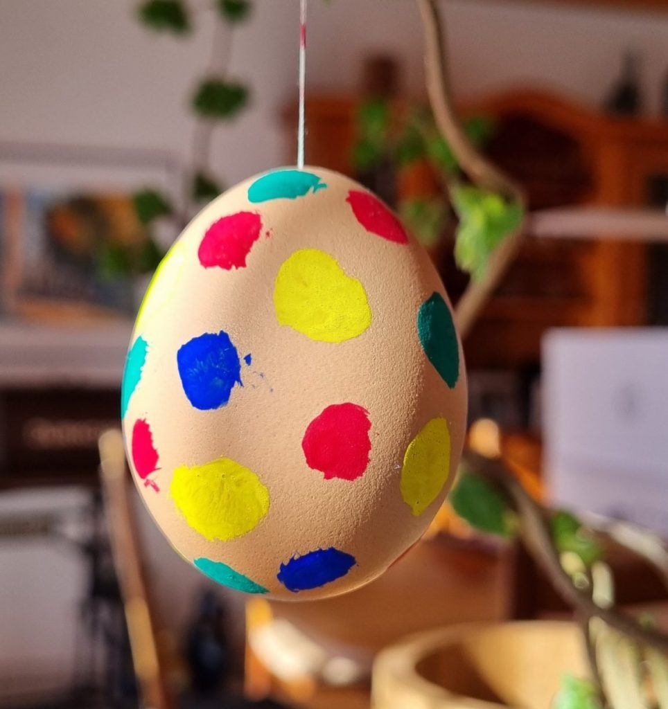 Ostereier bemalen mit Kindern